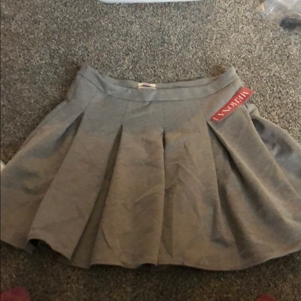 Merona Gray pleated skirt